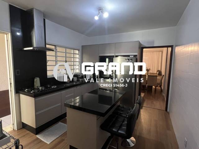 Casa para Venda em São José dos Campos - 4