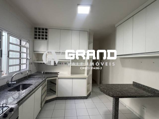 Sobrado para Venda em São José dos Campos - 5