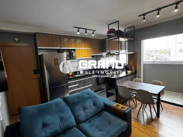 Venda em Condomínio Residencial Colinas do Paratehy - São José dos Campos