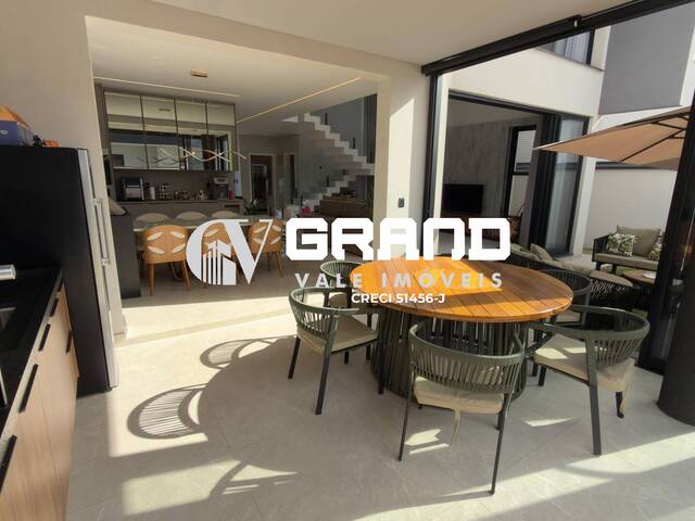 Casa para Venda em São José dos Campos - 3