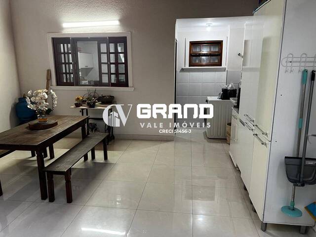 Casa para Venda em São José dos Campos - 4