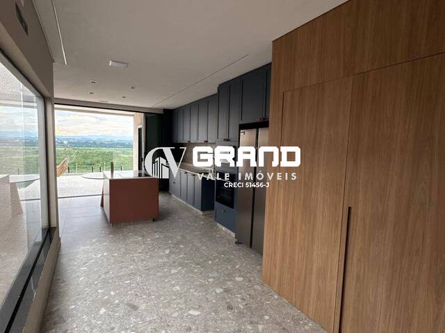 Casa para Venda em São José dos Campos - 3