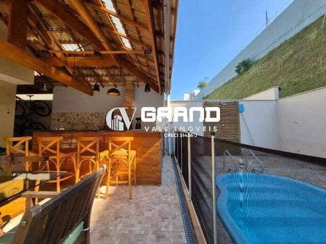 Casa para Venda em São José dos Campos - 3