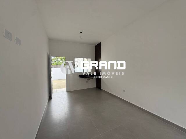 Casa para Venda em São José dos Campos - 3