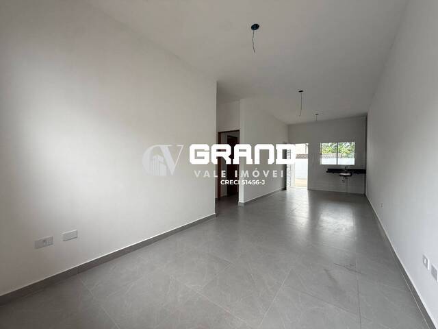 Casa para Venda em São José dos Campos - 4