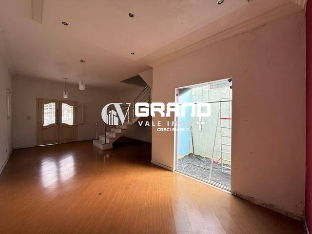 Casa para Venda em São José dos Campos - 3