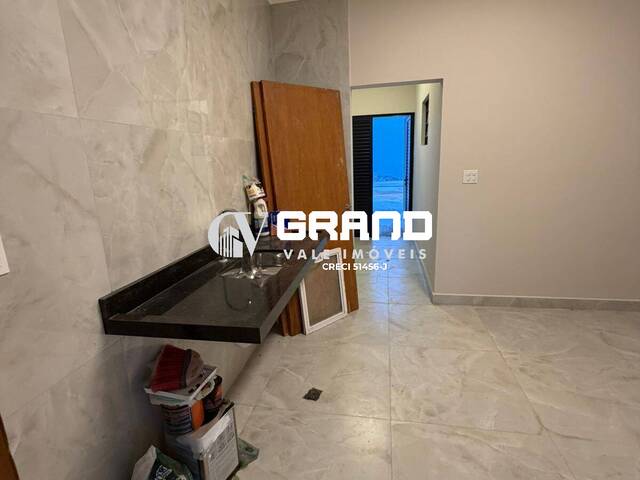 Casa para Venda em São José dos Campos - 4