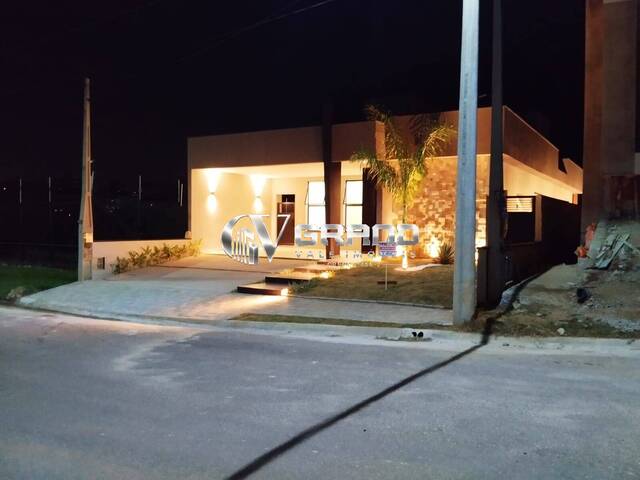 #CA0424 - Casa para Venda em Caçapava - SP - 2