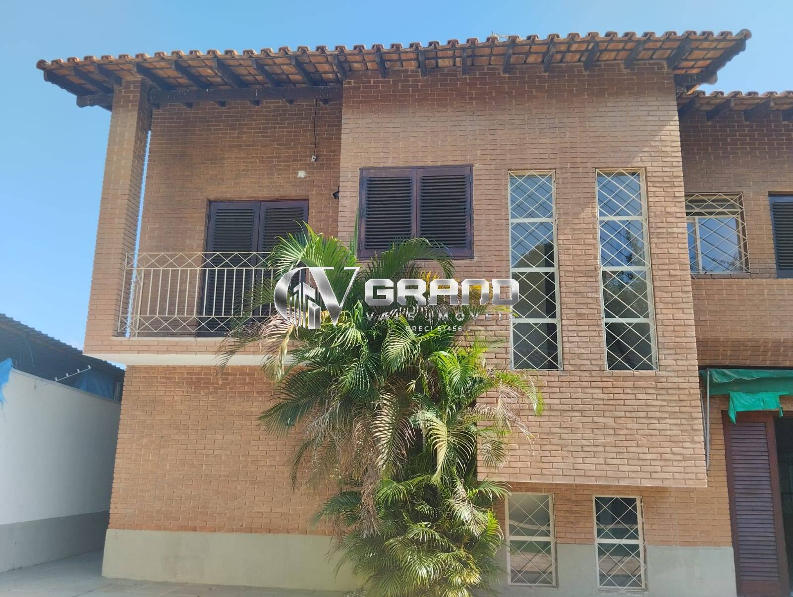 Casa, 6 quartos, 320 m² - Foto 1