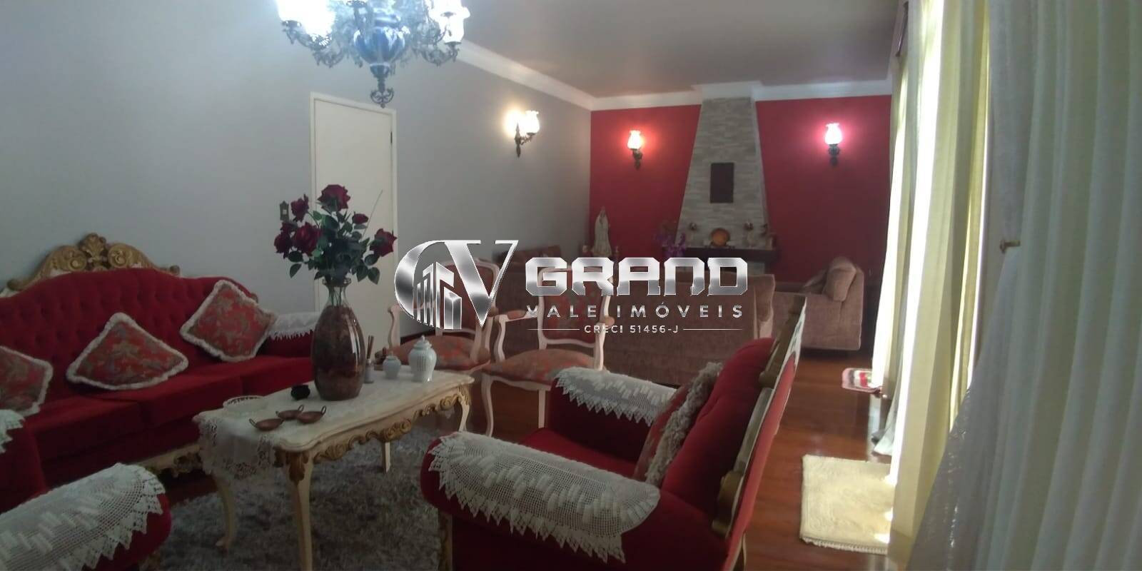 Casa, 3 quartos, 270 m² - Foto 1