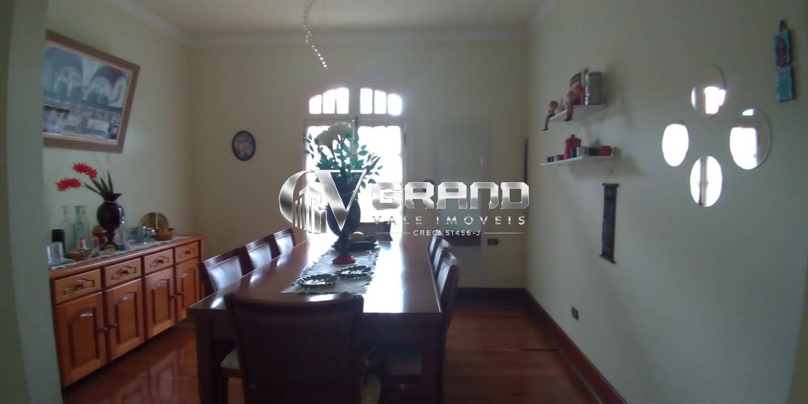 Casa, 3 quartos, 270 m² - Foto 4