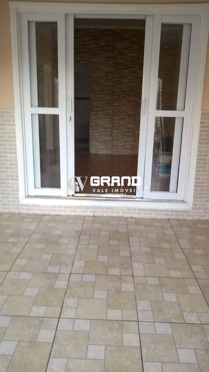 Casa, 3 quartos, 200 m² - Foto 13