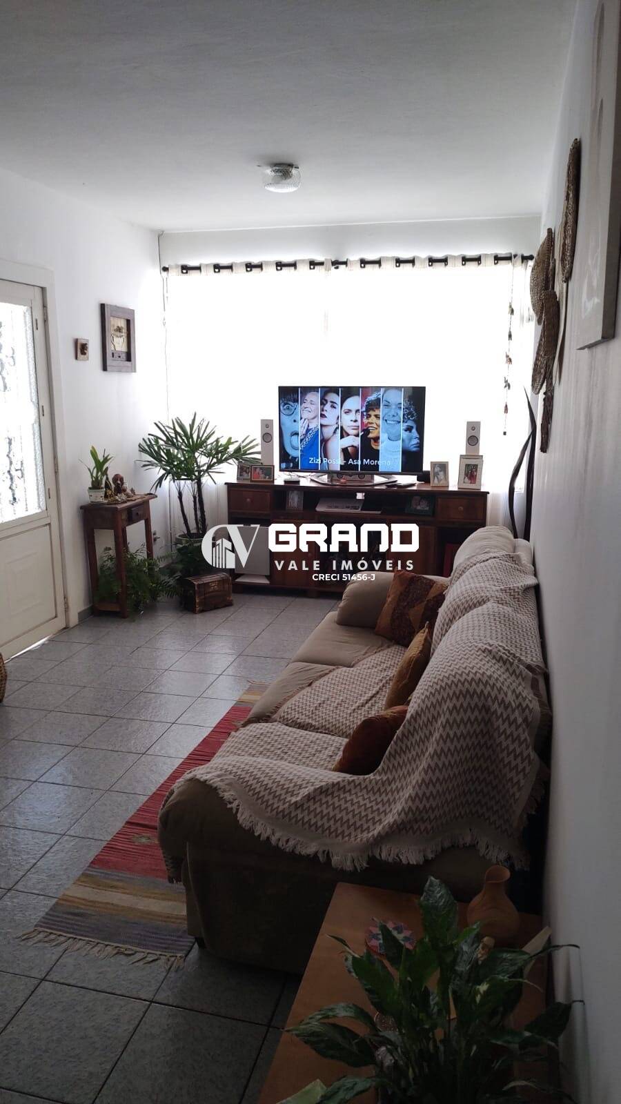 Casa, 3 quartos, 200 m² - Foto 1