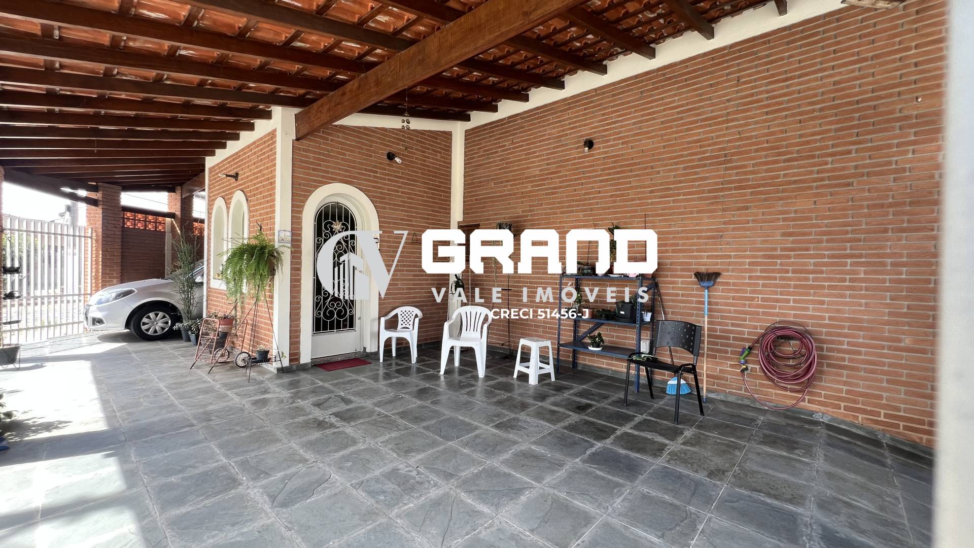 Casa, 5 quartos, 147 m² - Foto 1