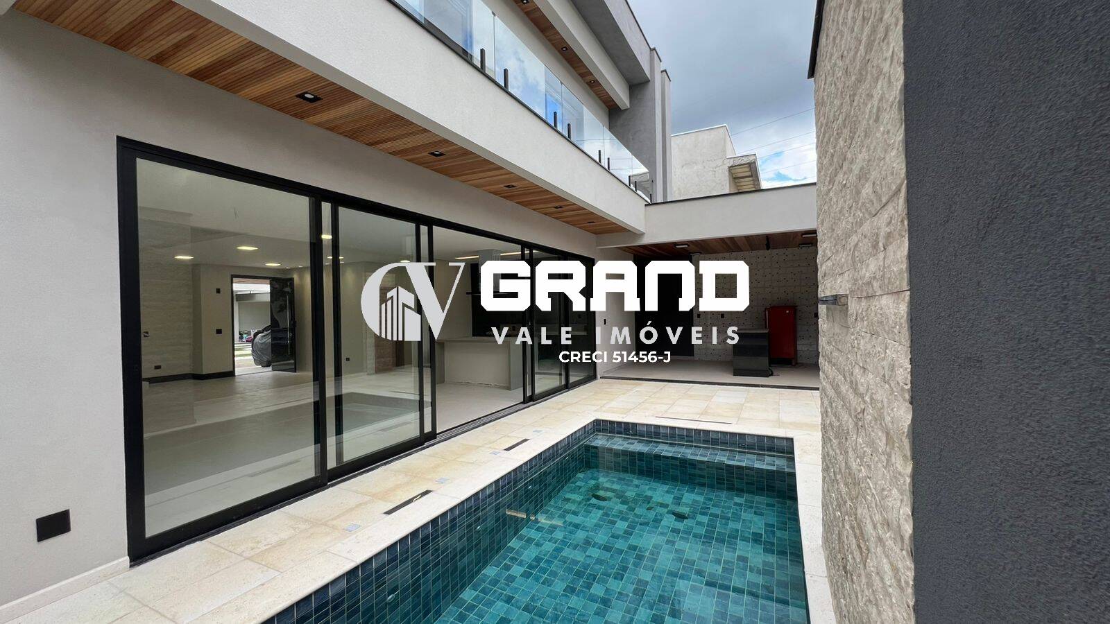 Casa, 4 quartos, 290 m² - Foto 2