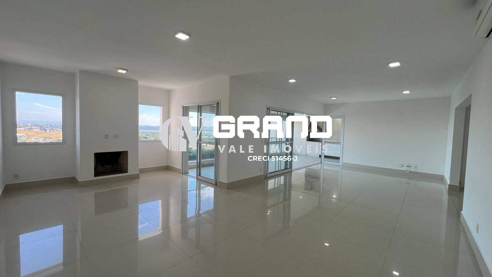 Apartamento, 4 quartos, 245 m² - Foto 1