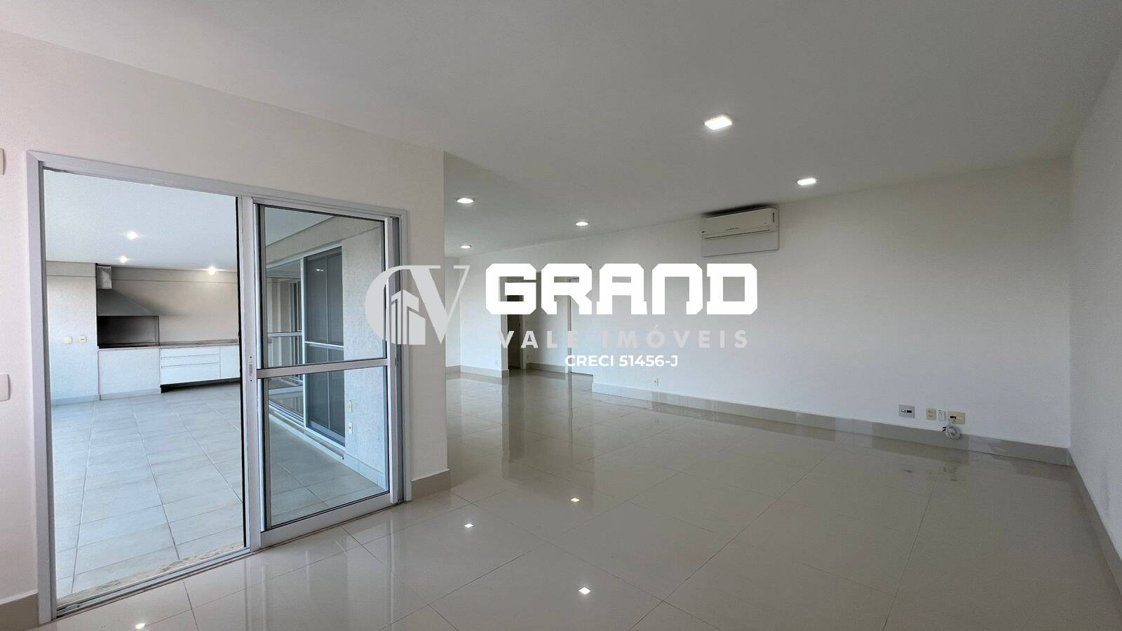 Apartamento, 4 quartos, 245 m² - Foto 2