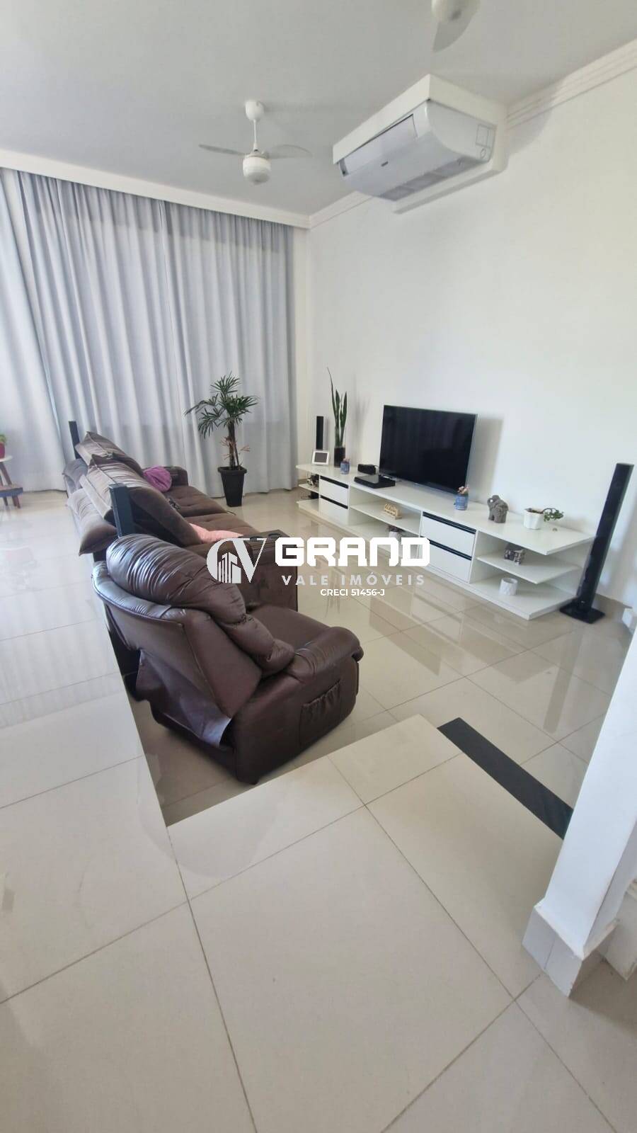 Casa, 5 quartos, 352 m² - Foto 4