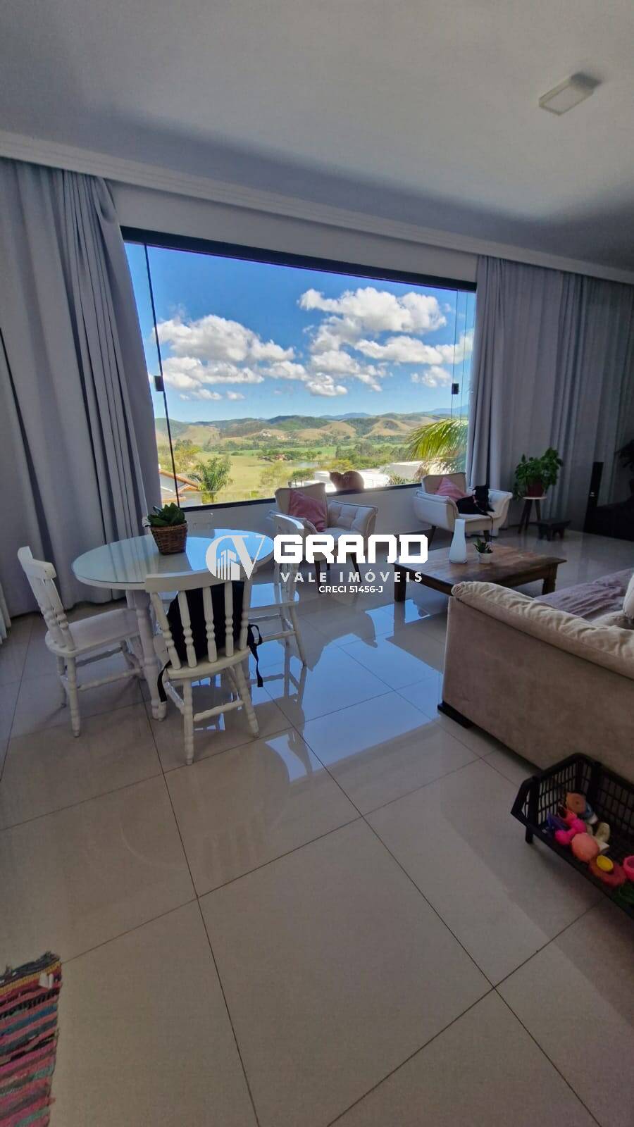 Casa, 5 quartos, 352 m² - Foto 1
